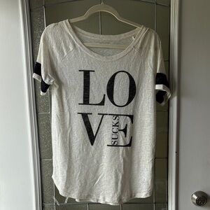 Abercrombie & Fitch Cream and Black Graphic Tee preloved